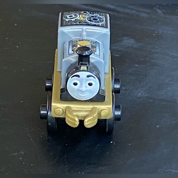 THOMAS & FRIENDS MINIS ROBOT CHARLIE (Fisher-Price, 2015) MINIATURE TRAIN TOY - Picture 8 of 8